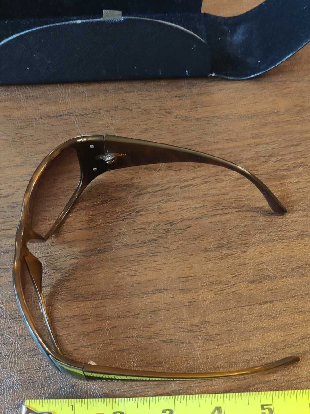 AUTHENTICATED ๐ค Prada Tortoiseshell Oversized Sunglasses + Case & COA - Picture 5 of 16